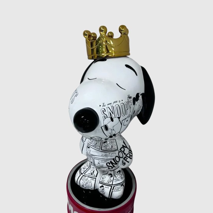 Snoopy & Friends – Escultura con corona