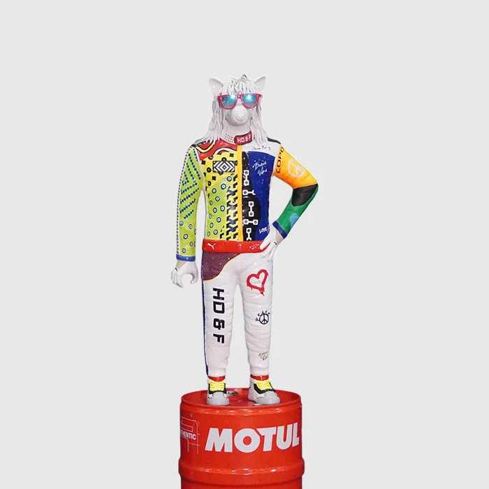 Escultura Wow by Pepón